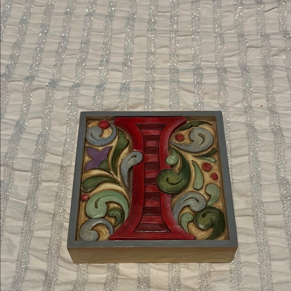 Jim Shore Red and Green Decorative Wall Art - Picture 1 of 5